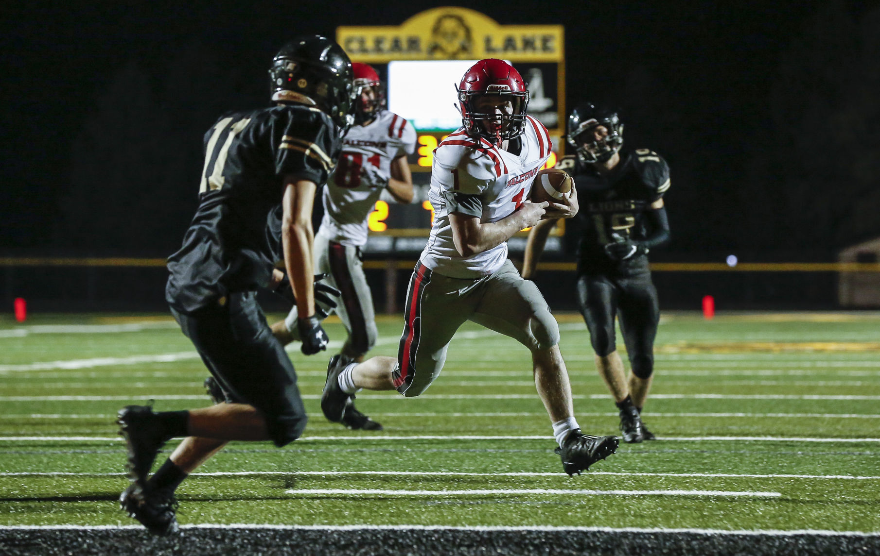 Fball Clear Lake vs. AP 60